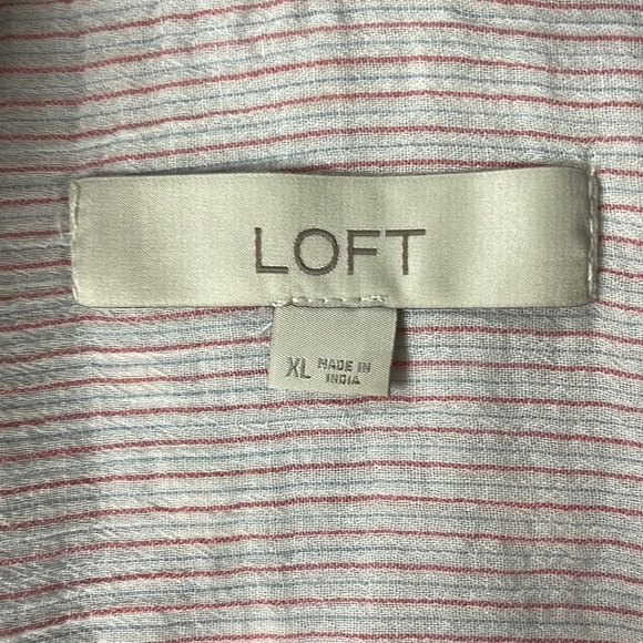Loft Crinkle Split Neck Top/ blouse semi-sheer tiny pink/white/ blue stripes  XL - Picture 2 of 7